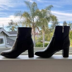 Aquatalia Black Ankle Boots: Size 6 (Luxury Brand)